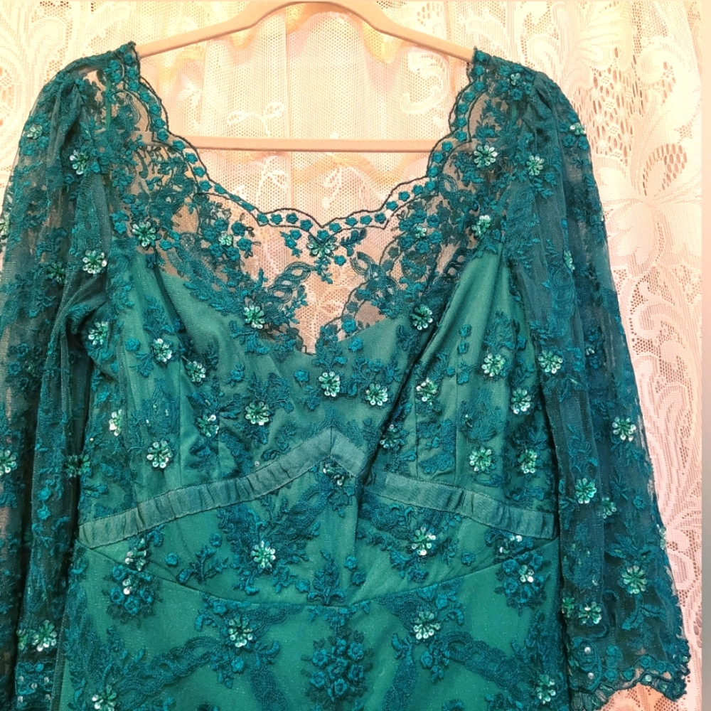 Free People Size 12 Elegant Teal Lace Scalloped Trim Romper - Picture 2 of 9